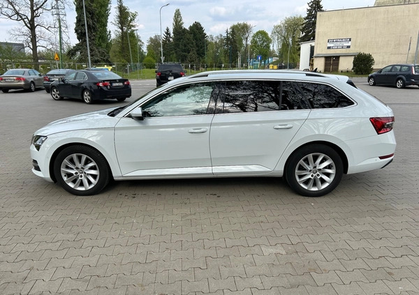 Skoda Superb cena 96600 przebieg: 105450, rok produkcji 2019 z Pabianice małe 254